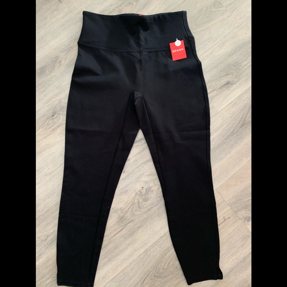 NWT Spanx Capri leggings BLACK